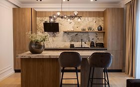 Maisona - Modern And Stylish Near Center